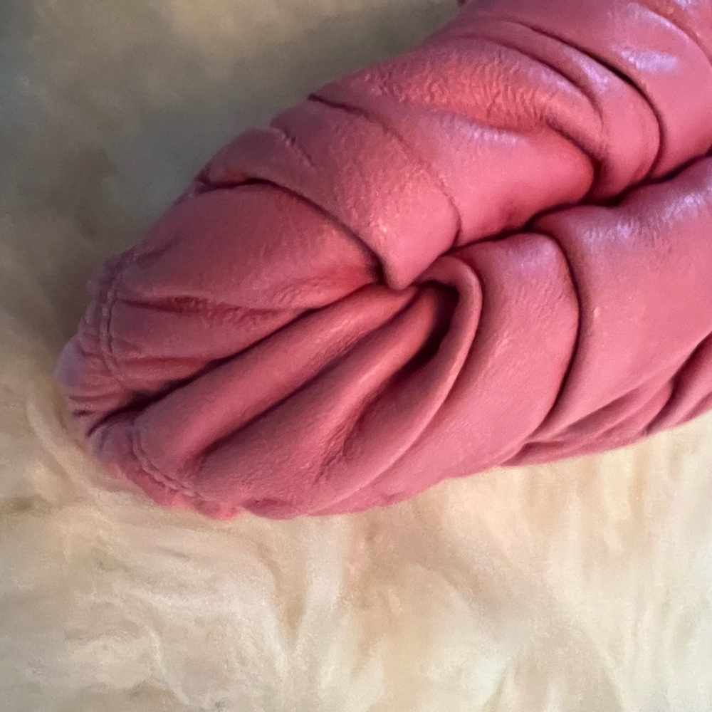 Prada clutch bag pink leather authentic 225-0964 in great condition. Super Cute - Picture 6 of 10